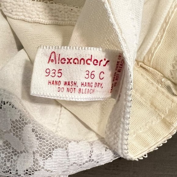 Alexander's Vintage White Lace Bra 36C Union Made #935 - Picture 3 of 5
